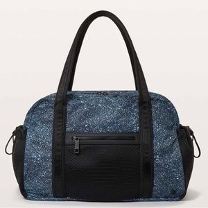 Lululemon Everywhere Duffel